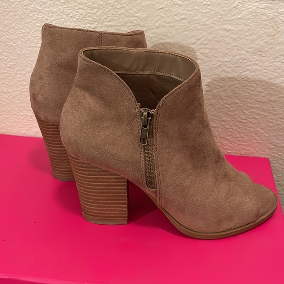 Taupe booties - Picture 3 of 5